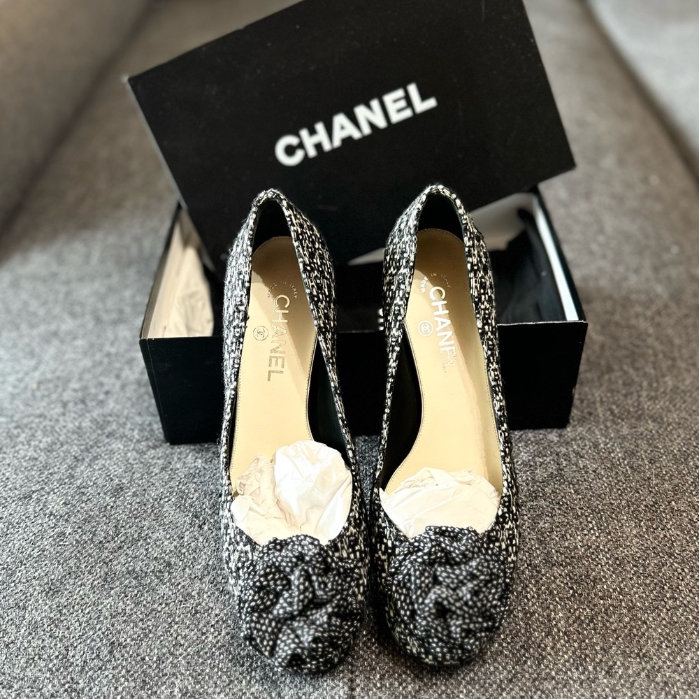Chanel ballerina flats